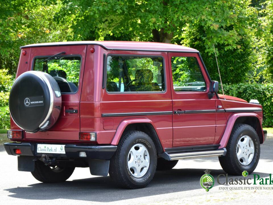 Image 5/49 de Mercedes-Benz 230 GE (SWB) (1993)