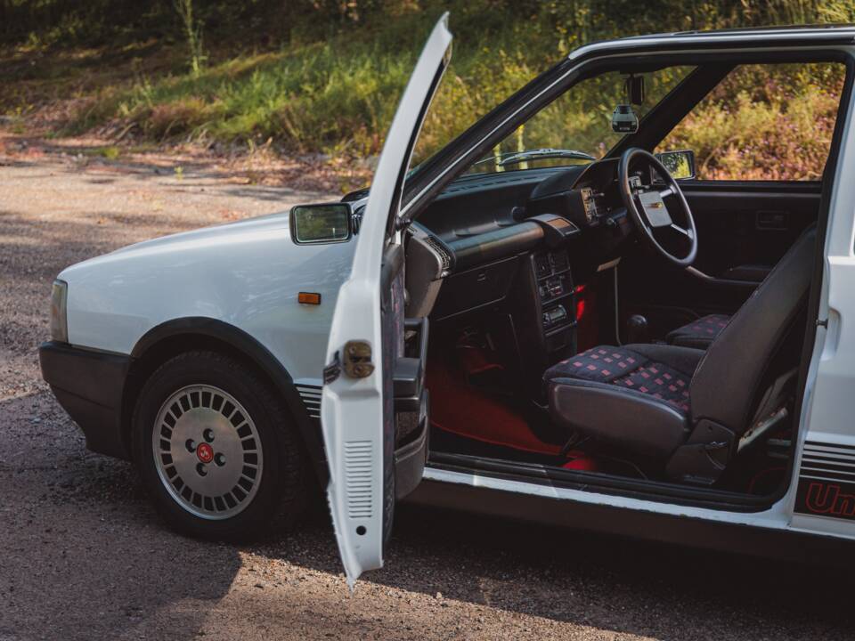 Image 25/42 of FIAT Uno Turbo i.e. (1987)