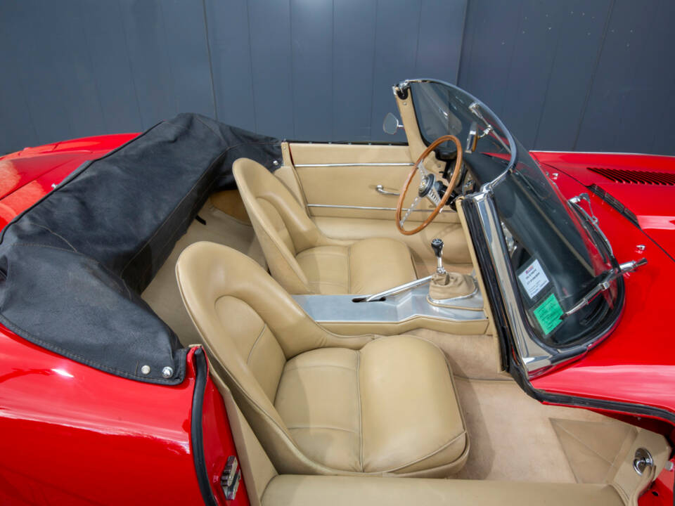 Image 9/11 of Jaguar E-Type 3.8 Flat Floor (1962)