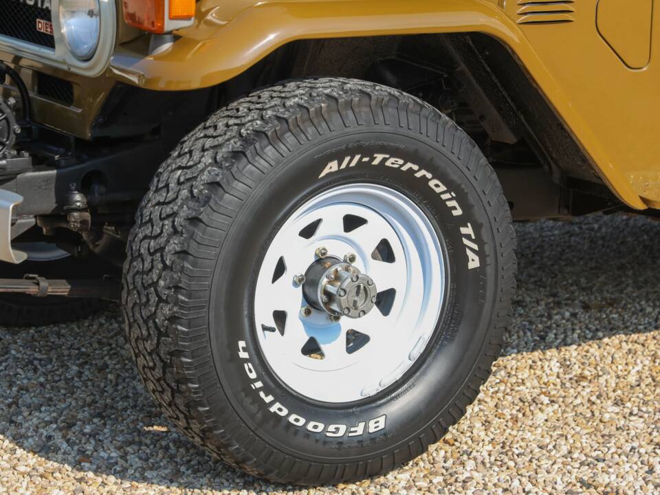 Image 14/50 de Toyota Land Cruiser BJ 40 (1979)