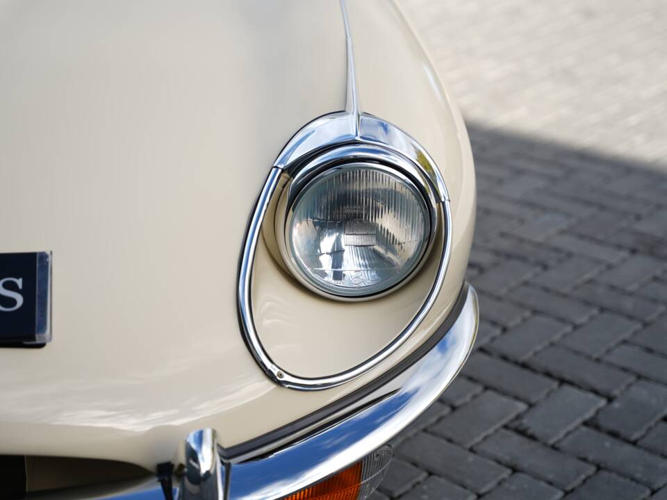 Imagen 40/50 de Jaguar E-Type (1969)