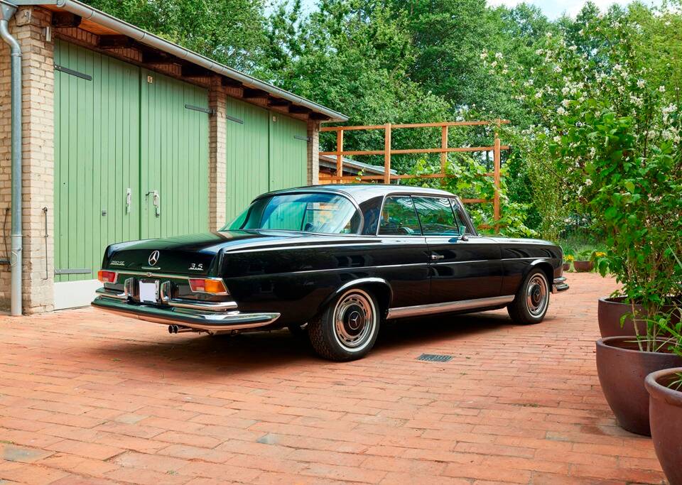 Image 9/188 of Mercedes-Benz 280 SE 3,5 (1971)