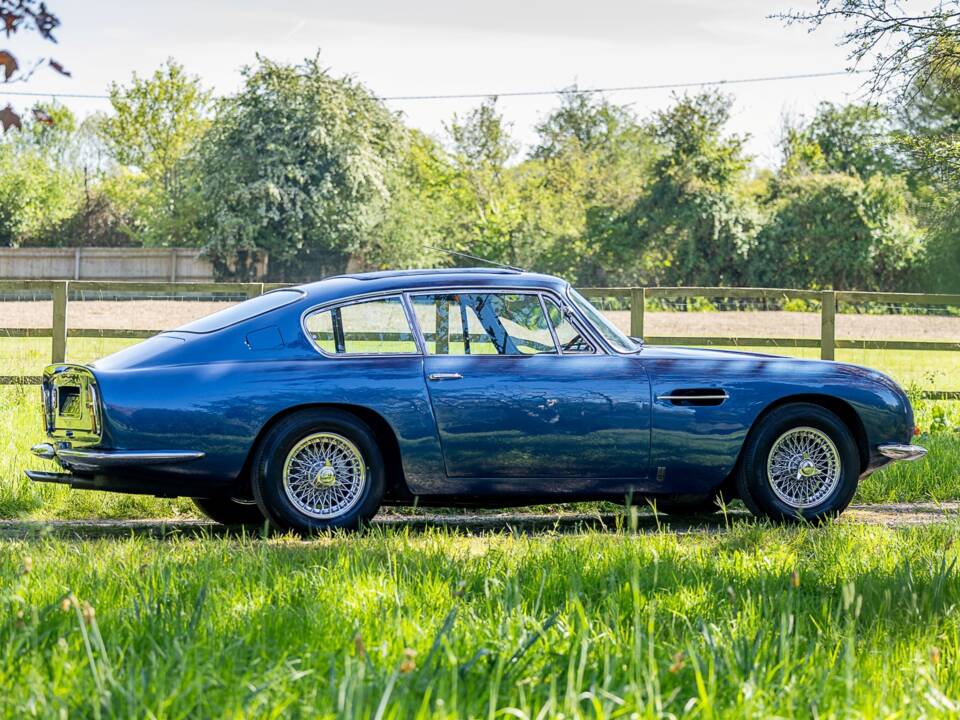 Afbeelding 2/50 van Aston Martin DB 6 (1967)