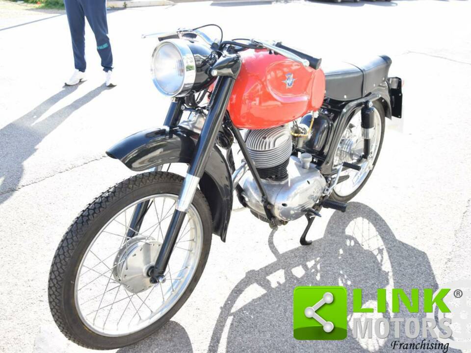 Bild 2/10 von MV Agusta DUMMY (1961)