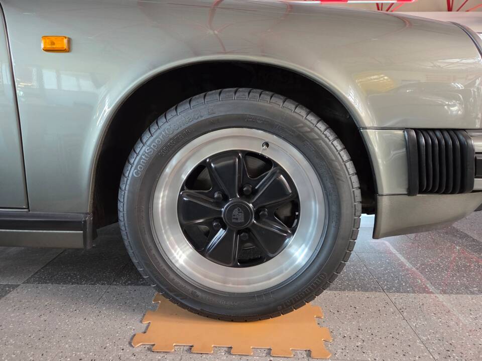 Bild 11/27 von Porsche 911 Carrera 3.2 (1987)