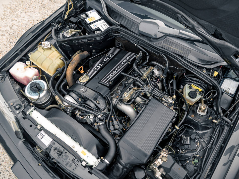 Imagen 45/51 de Mercedes-Benz 190 E 2.5-16 Evolution II (1991)