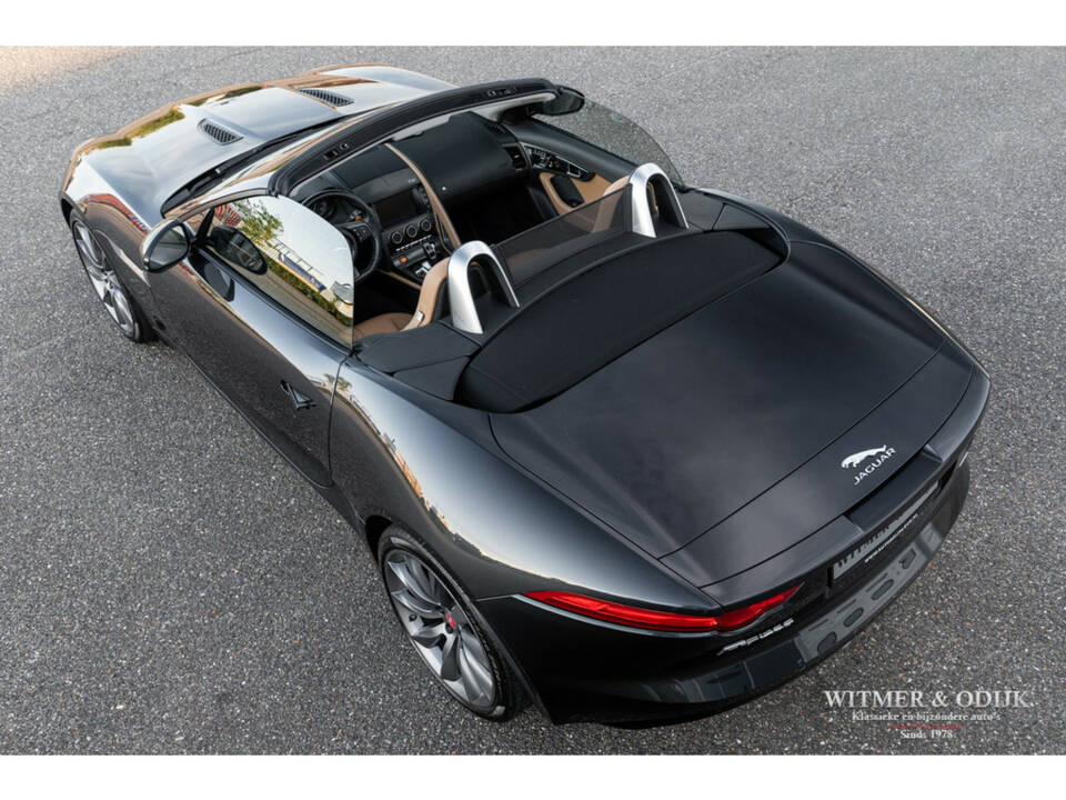 Image 28/38 of Jaguar F-Type S (2014)