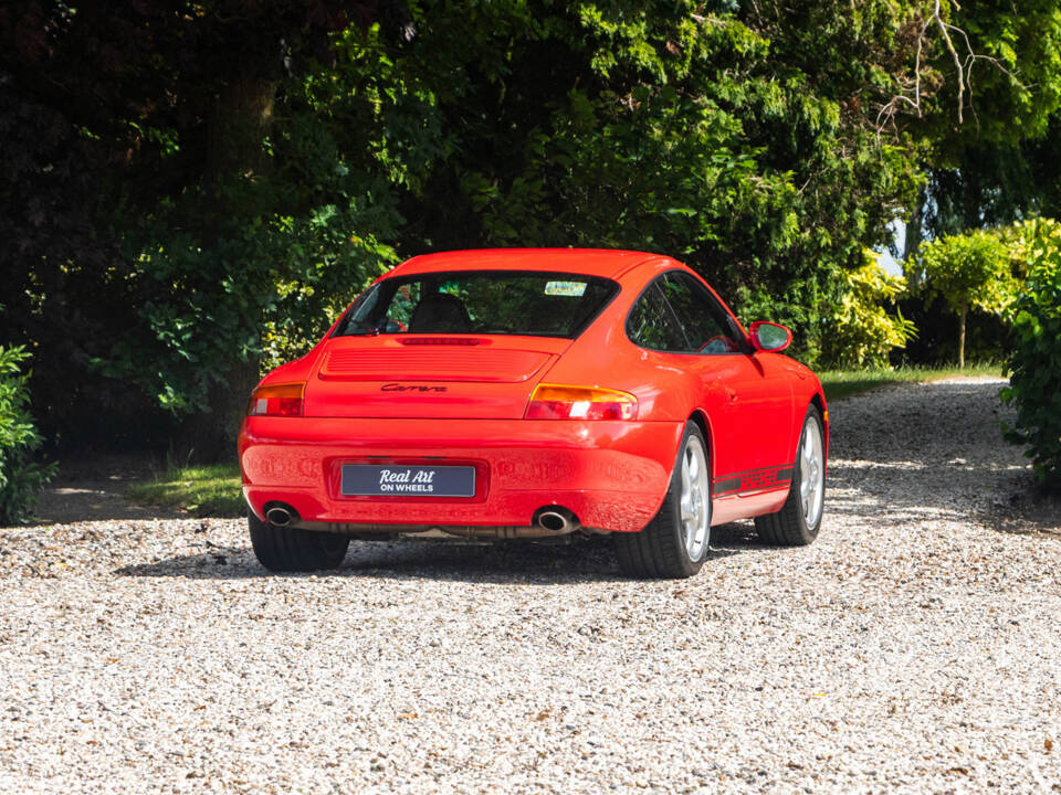 Bild 9/13 von Porsche 911 Carrera (1997)