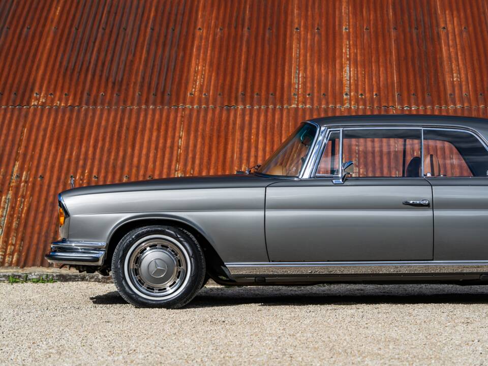 Image 12/37 of Mercedes-Benz 280 SE 3,5 (1970)