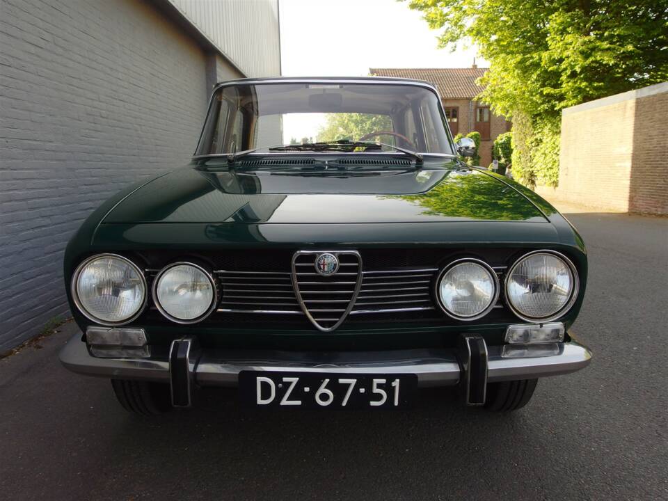 Image 7/99 of Alfa Romeo 1750 Berlina (1970)