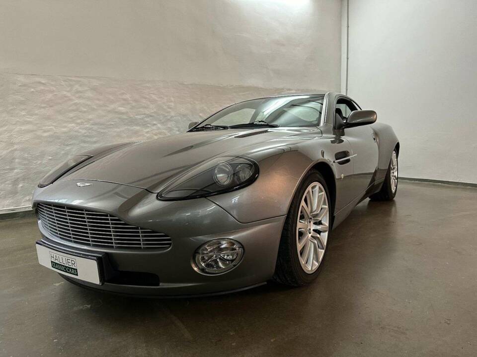 Image 1/20 of Aston Martin V12 Vanquish (2003)