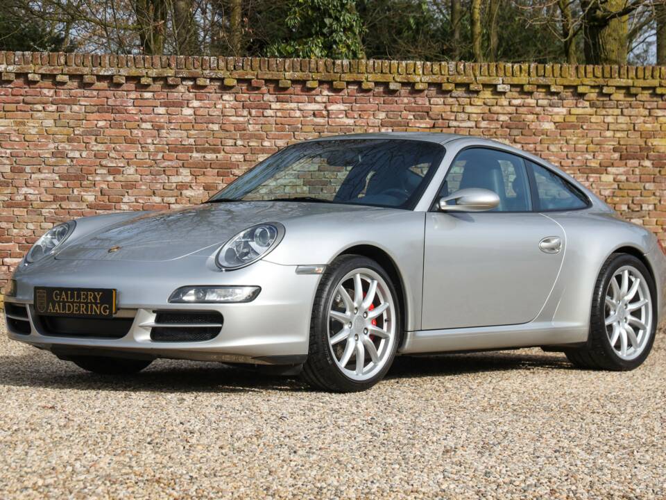 Image 31/50 of Porsche 911 Carrera S (2004)