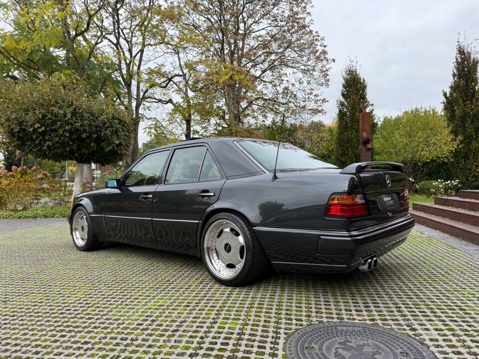 Bild 5/27 von Mercedes-Benz 500 E (1992)