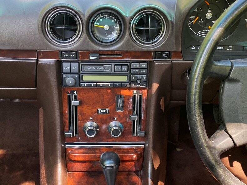 Imagen 44/50 de Mercedes-Benz 500 SL (1989)