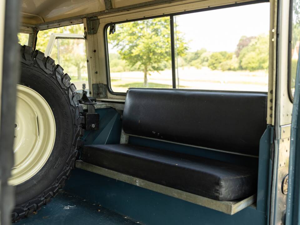Bild 42/50 von Land Rover 88 (1980)
