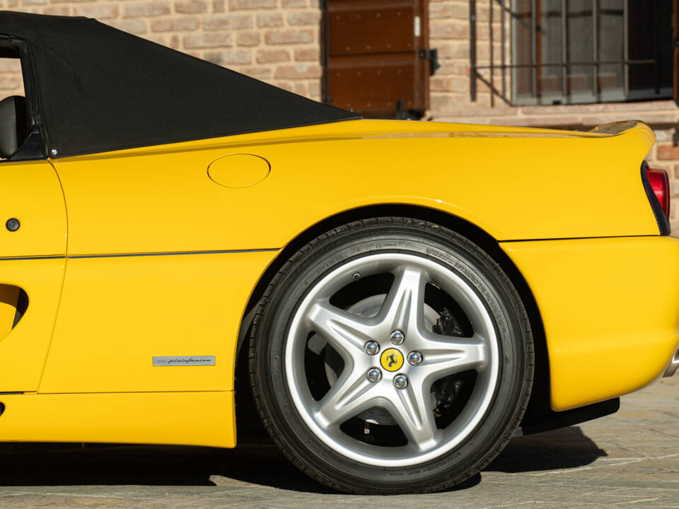 Bild 19/44 von Ferrari F 355 Spider (1998)
