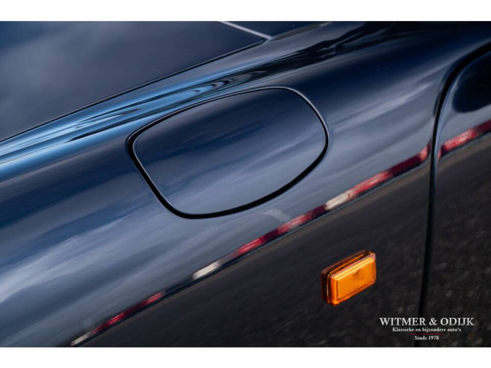 Image 23/33 de Porsche 911 Carrera 4 (1992)