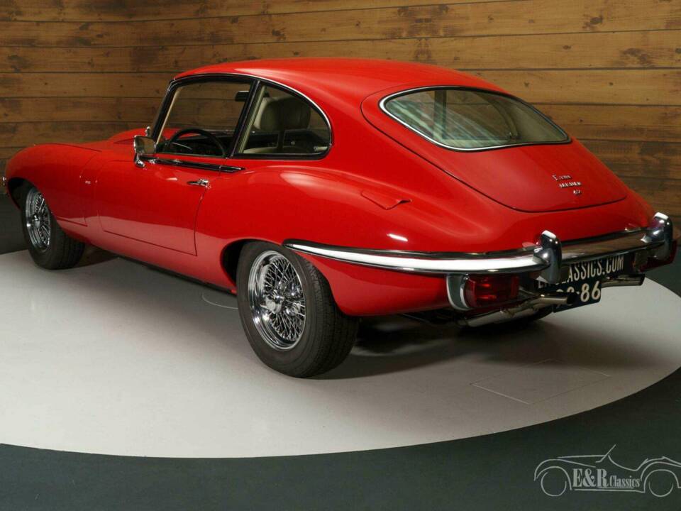 Image 8/19 of Jaguar E-Type (2+2) (1970)