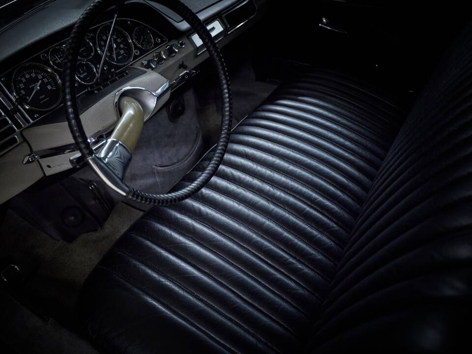 Image 55/97 of Citroën DS 20 Chapron (1972)