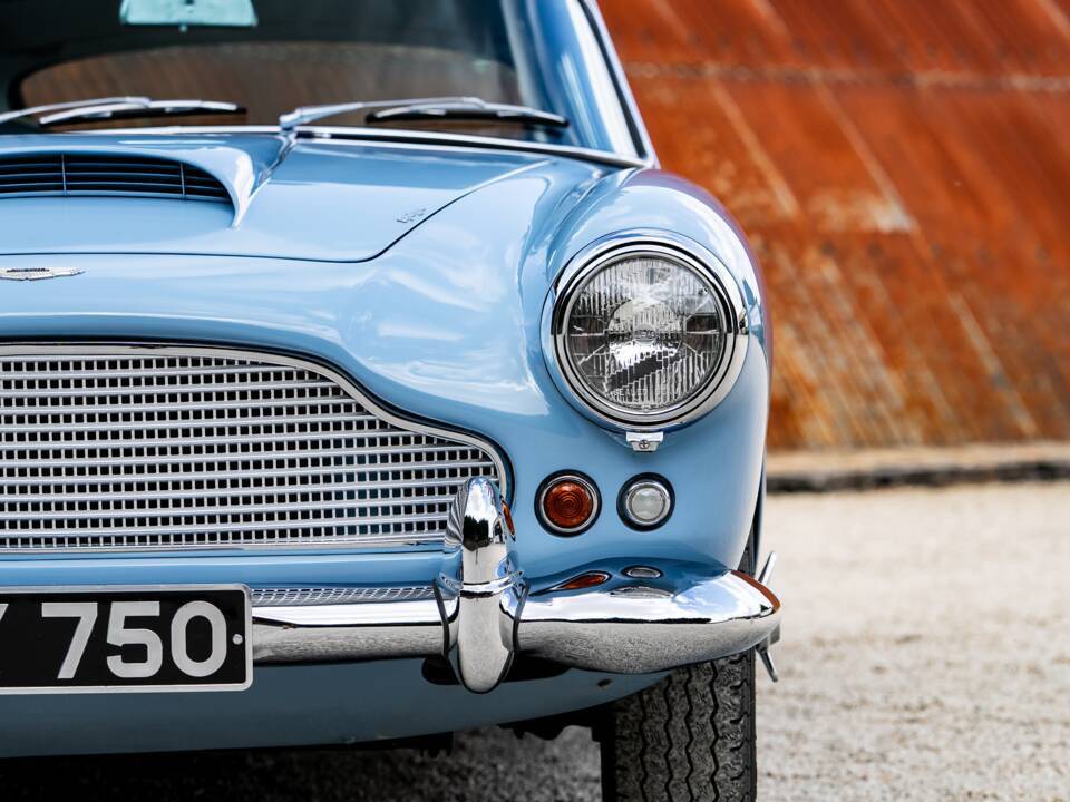 Image 40/56 of Aston Martin DB 4 (1960)
