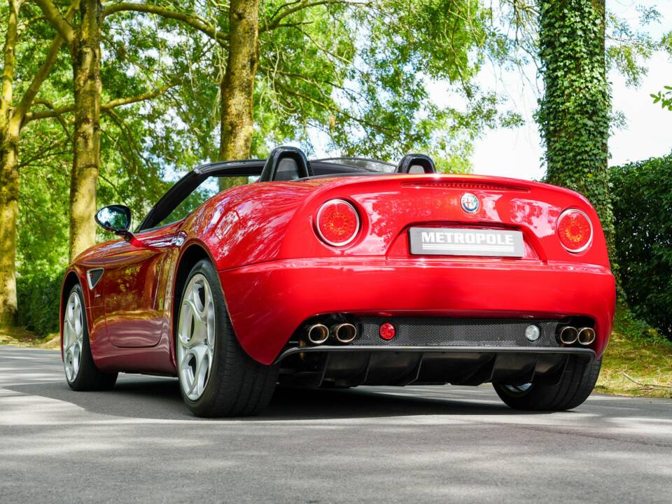 Image 8/50 of Alfa Romeo 8C Spider (2010)