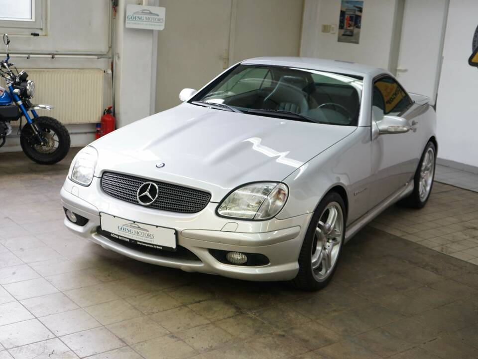 Immagine 8/50 di Mercedes-Benz SLK 32 AMG (2002)