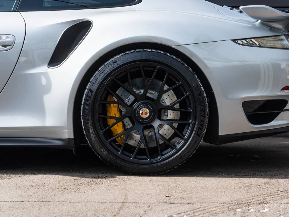 Image 11/57 of Porsche 911 Turbo S (2013)