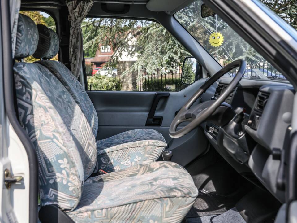 Image 18/37 of Volkswagen T4 California 2.0 (1996)