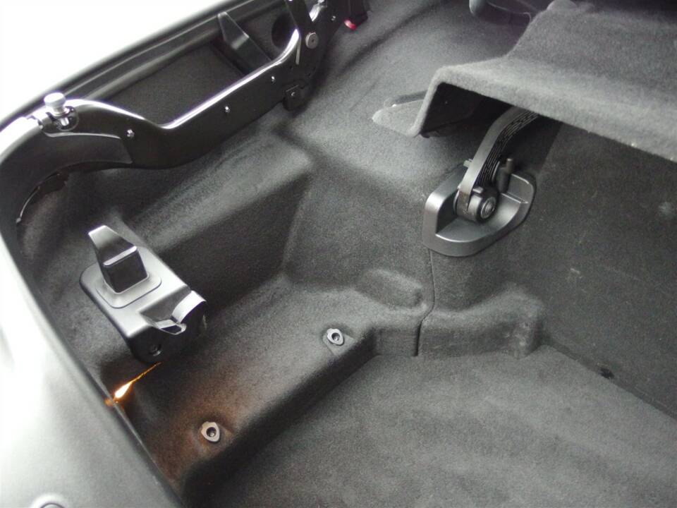 Image 64/99 of Mercedes-Benz SL 63 AMG (2012)