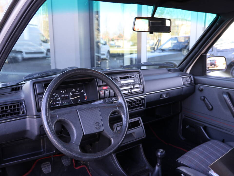 Bild 10/16 von Volkswagen Golf II GTi 1.8 (1988)