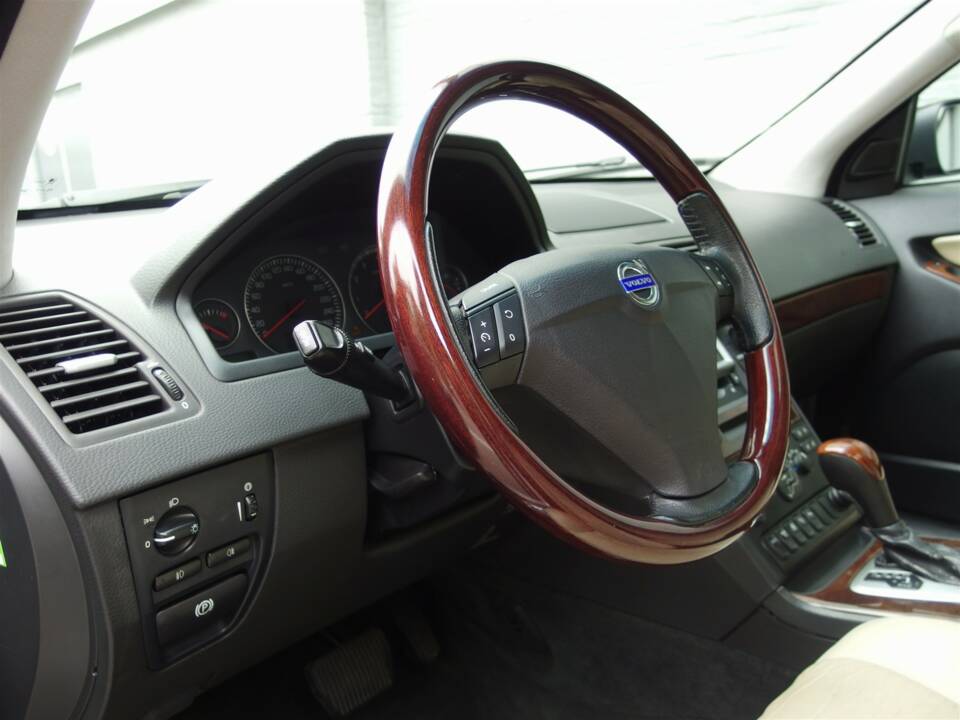 Bild 18/97 von Volvo XC90 V8 (2005)