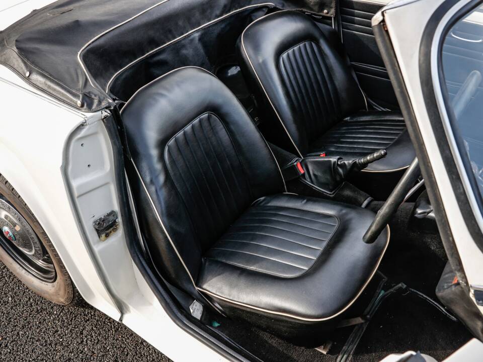 Image 34/42 of Triumph TR 4A (1966)