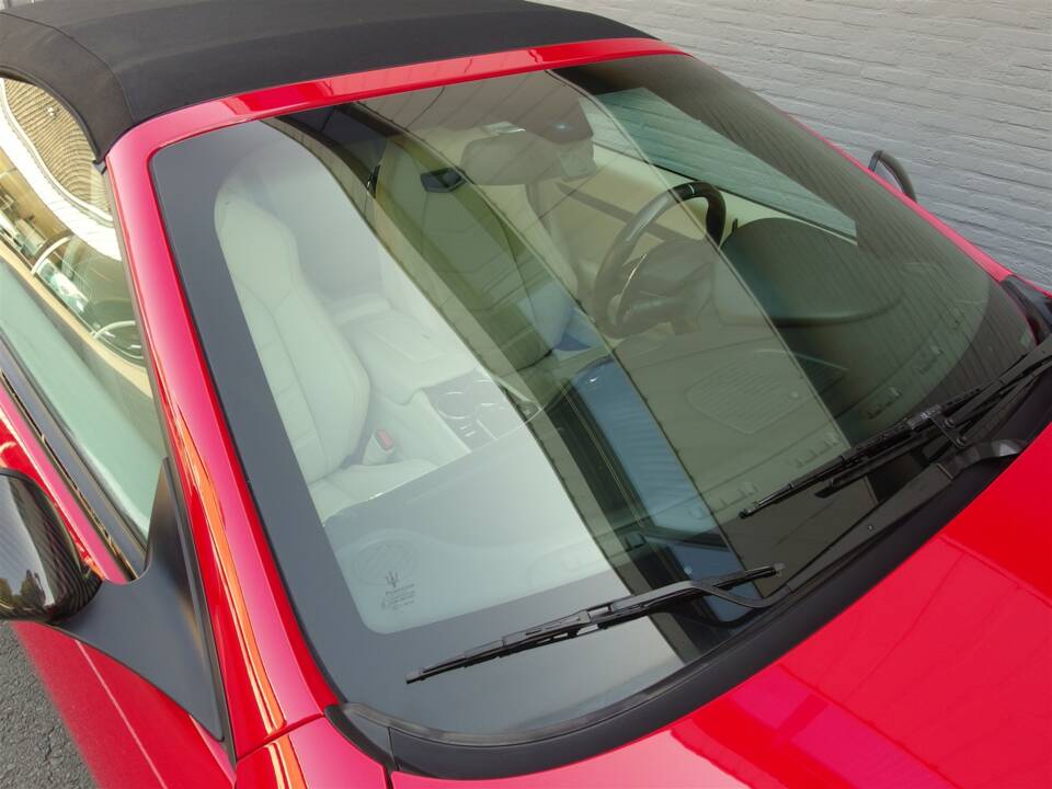 Image 37/99 of Maserati GranCabrio Sport (2015)