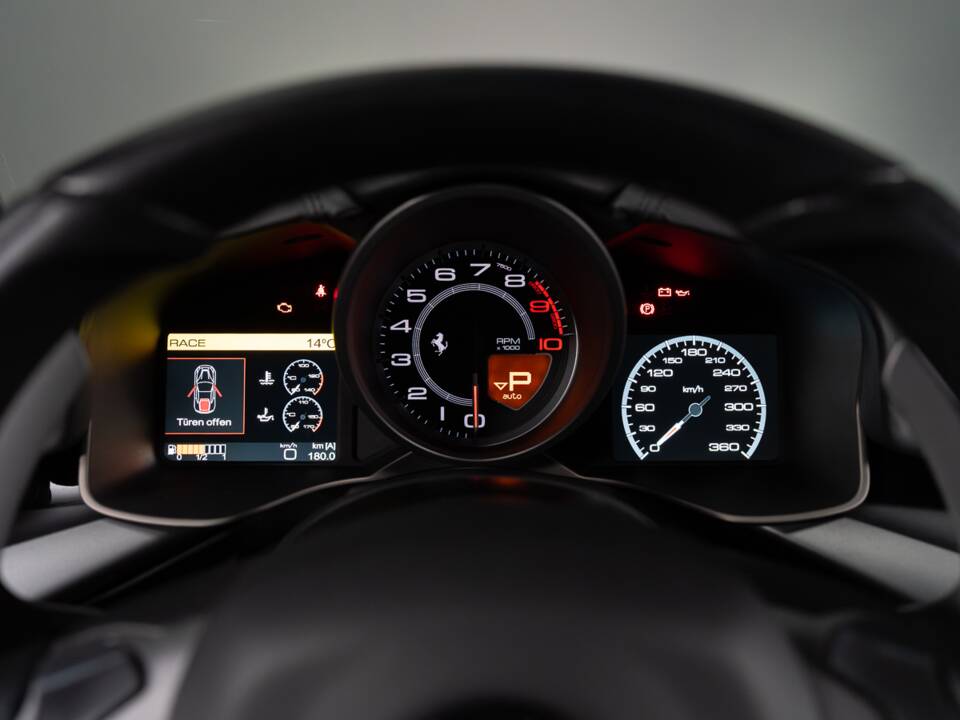 Imagen 27/40 de Ferrari F12berlinetta (2014)