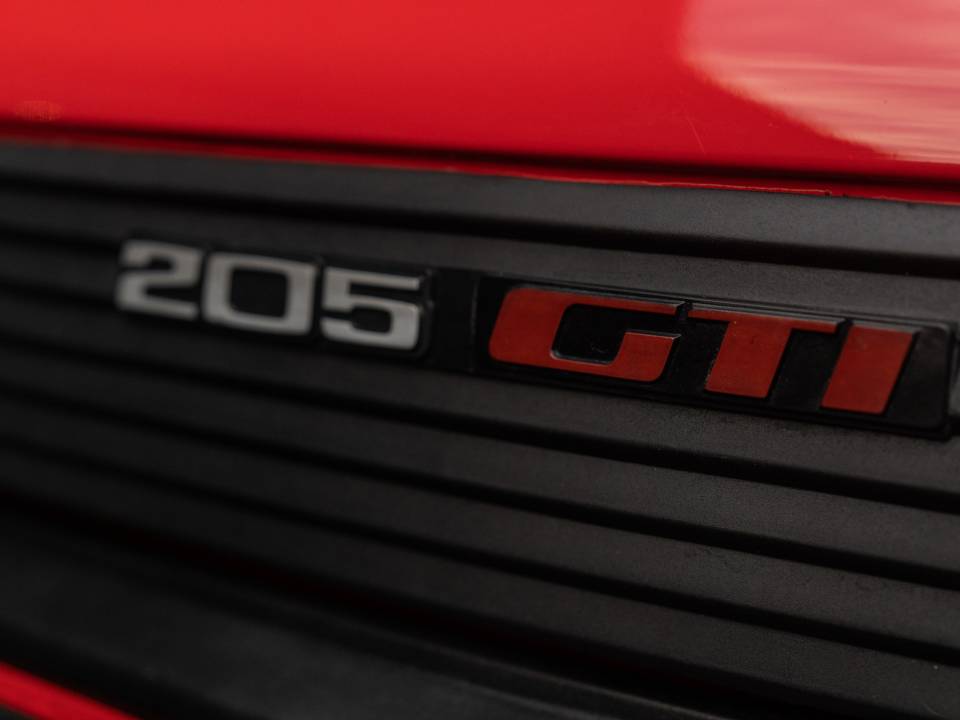 Bild 14/37 von Peugeot 205 GTi 1.9 (1989)