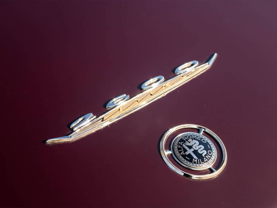 Image 14/17 of Alfa Romeo 2600 Sprint (1963)