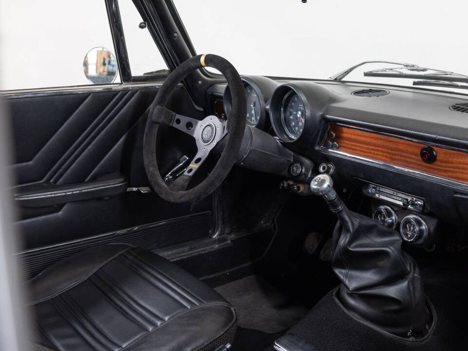 Imagen 16/36 de Alfa Romeo Giulia 1600 GT Junior (1973)