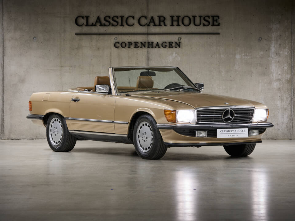 Image 17/99 of Mercedes-Benz 300 SL (1987)
