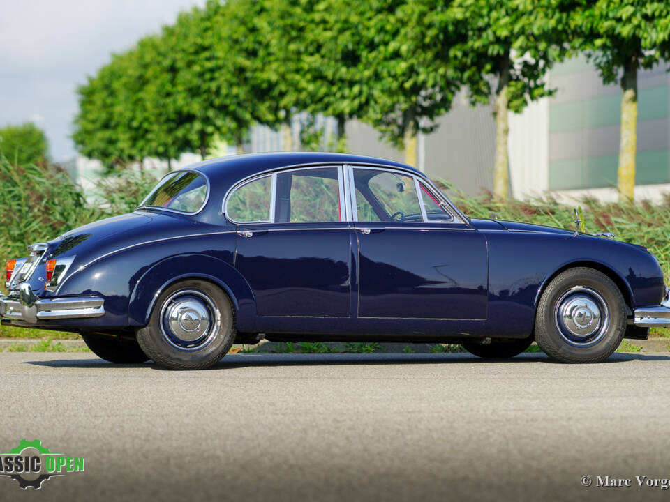 Image 23/32 of Jaguar Mk II 3.8 (1962)