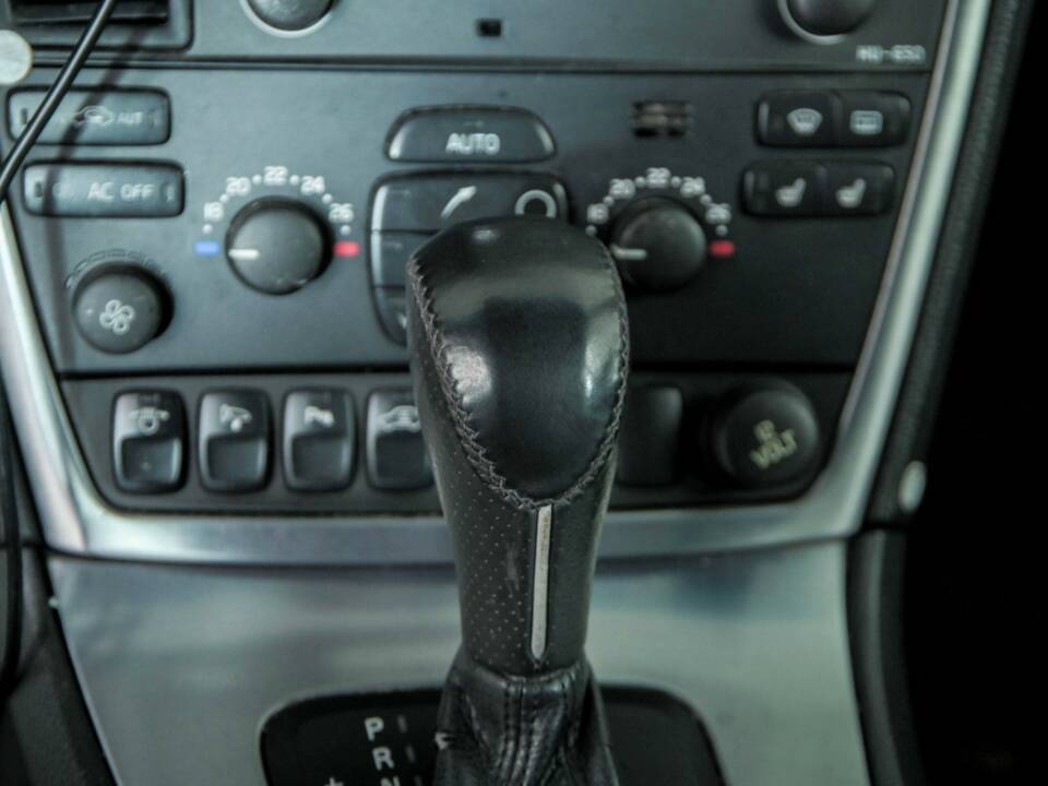 Image 31/36 of Volvo V70 D5 (2008)