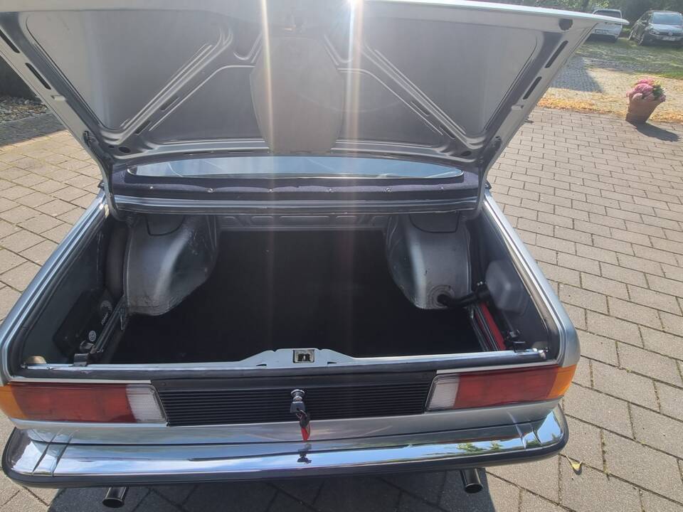 Image 14/18 of BMW 320 Baur TC (1980)