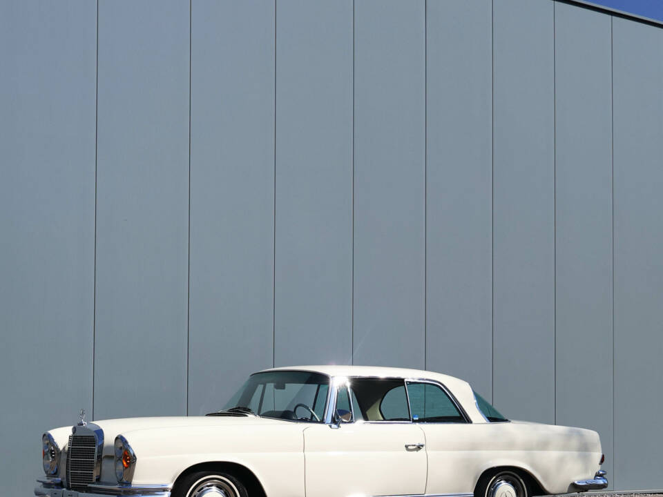Immagine 18/45 di Mercedes-Benz 280 SE (1968)