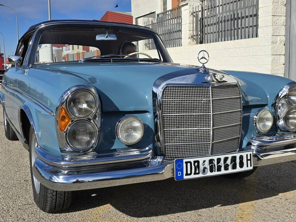 Immagine 2/40 di Mercedes-Benz 300 SE (1964)