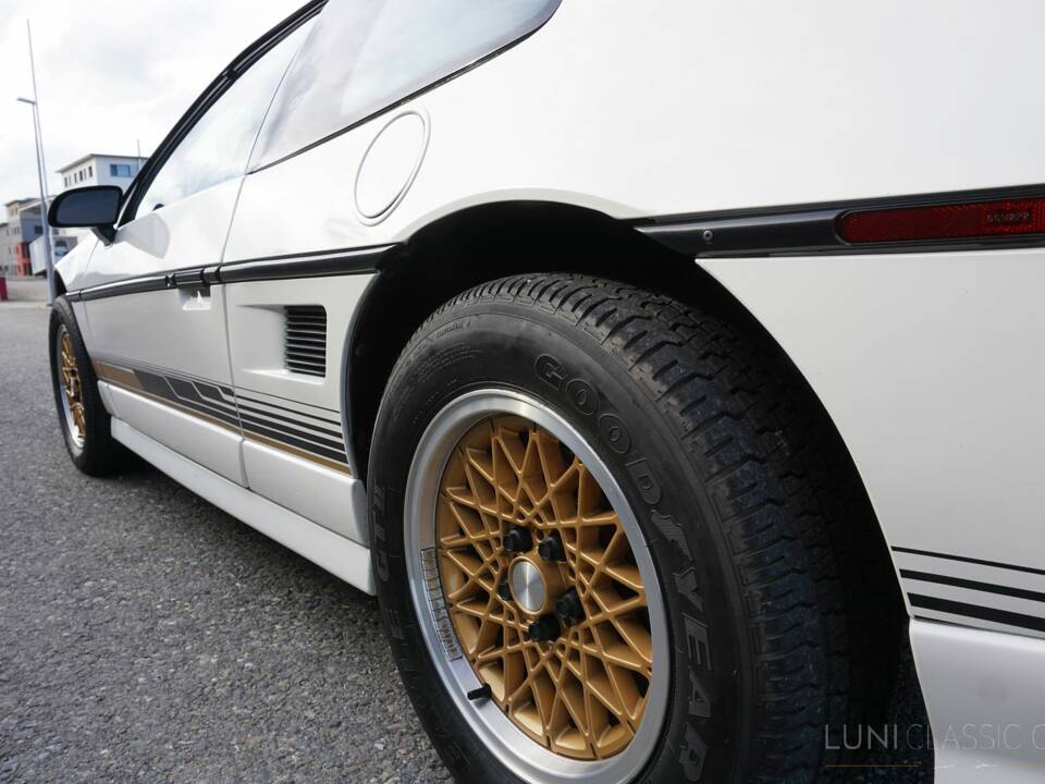 Afbeelding 24/70 van Pontiac Fiero GT (1988)