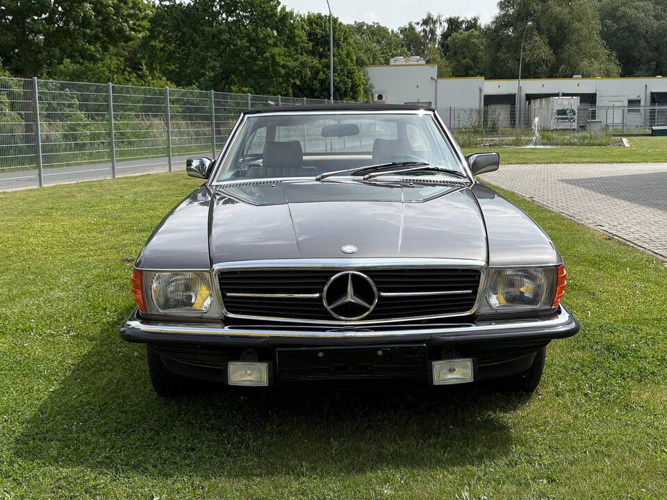 Image 3/24 de Mercedes-Benz 280 SL (1984)