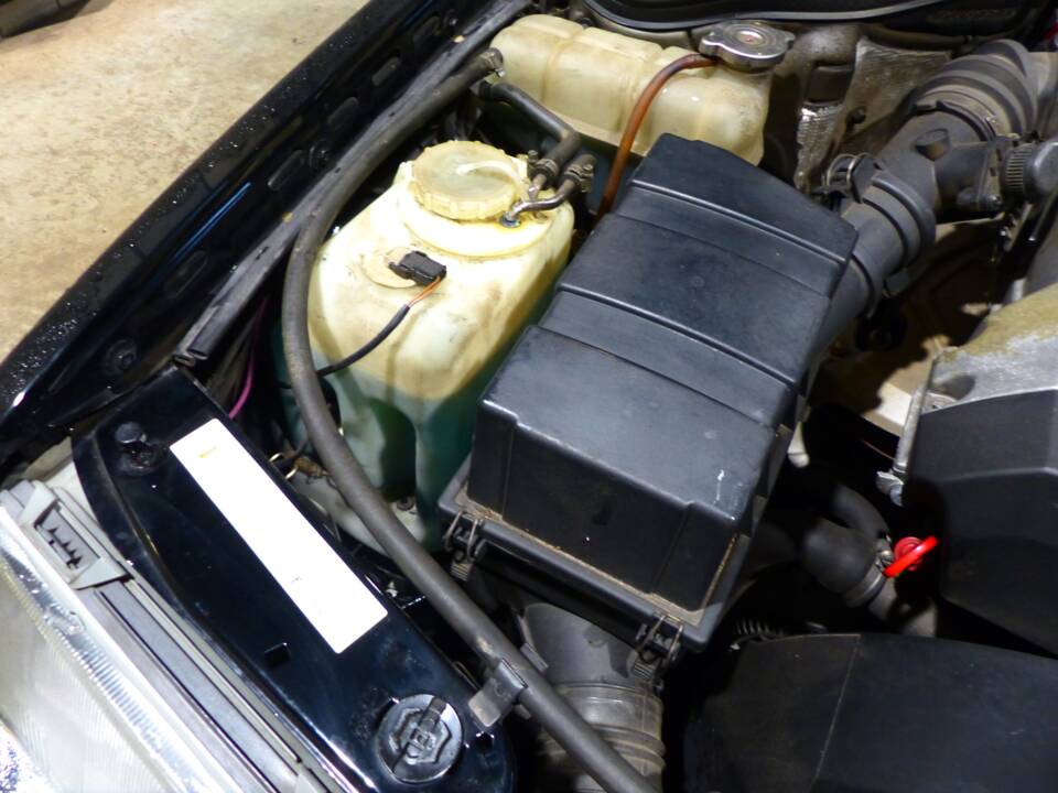 Image 77/83 de Mercedes-Benz E 220 (1996)