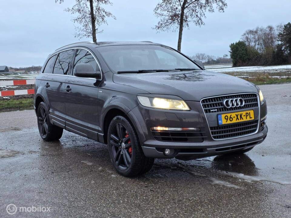 Image 6/50 of Audi Q7 4.2 FSI quattro (2006)