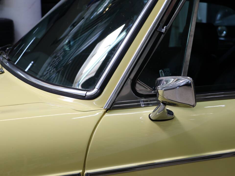 Bild 12/34 von MG MGB GT (1966)