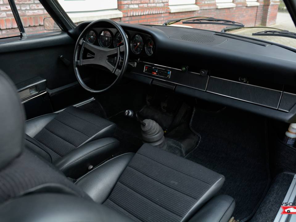 Image 13/33 of Porsche 911 Carrera RS 2.7 (Touring) (1973)