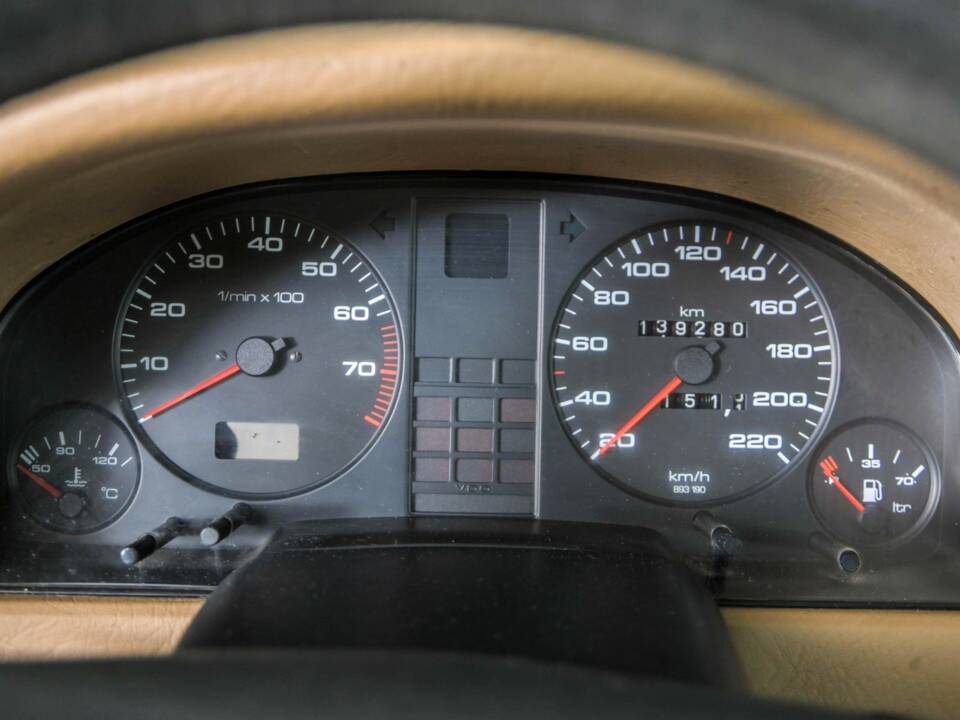 Immagine 19/50 di Audi 80 quattro  -  1.8S (1987)